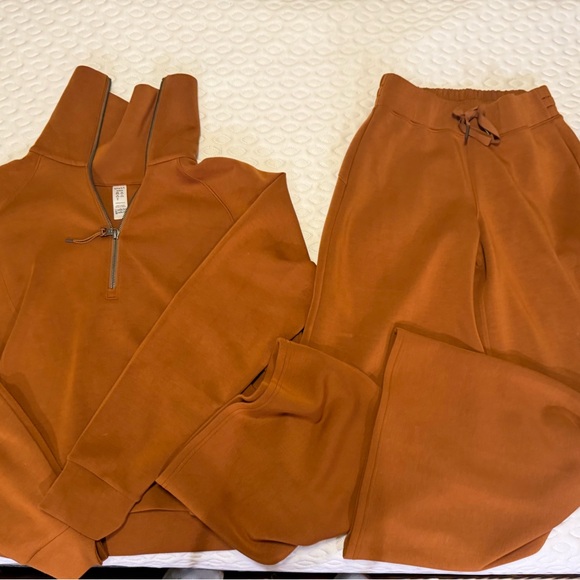 SPANX Air Essentials SET - M top/XS pant - Picture 5 of 5